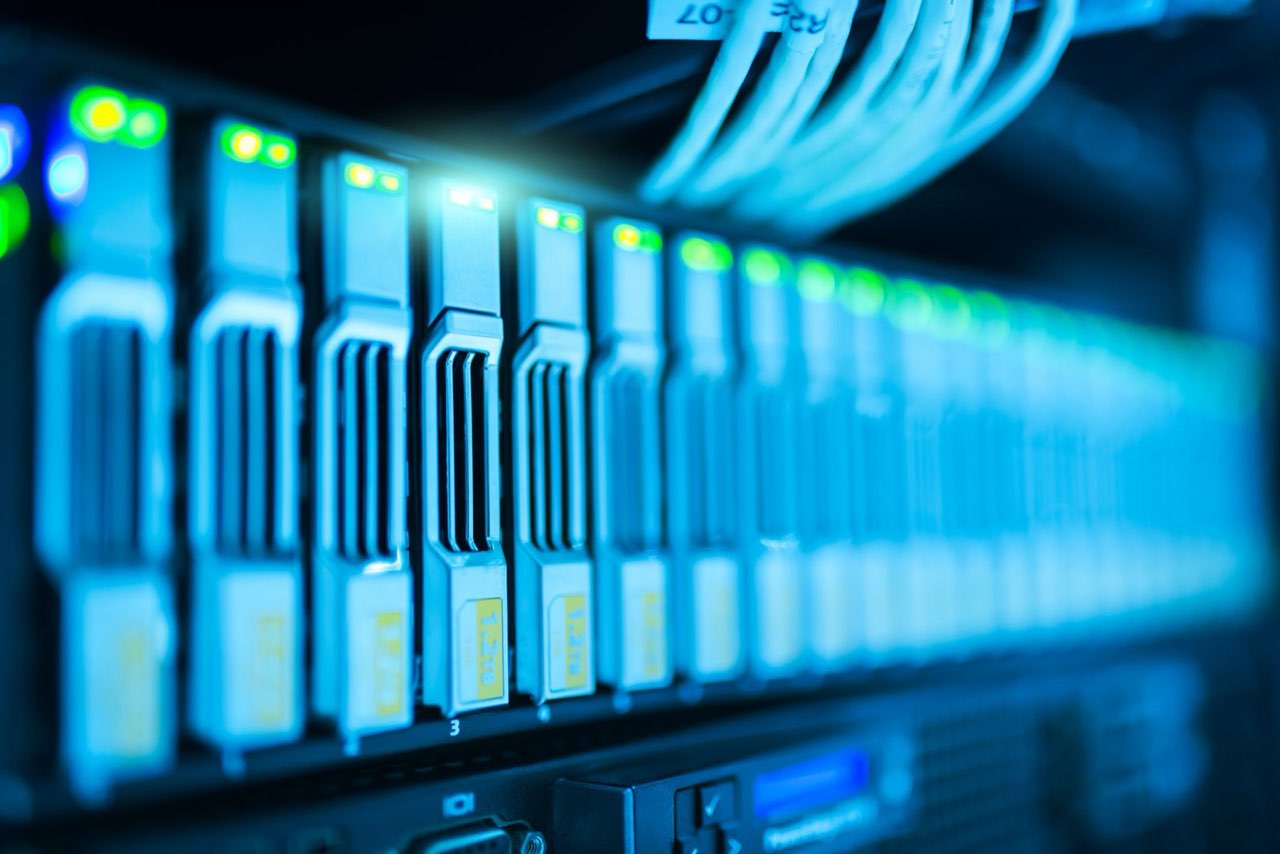 Enterprise mainframe storage array with status lights
